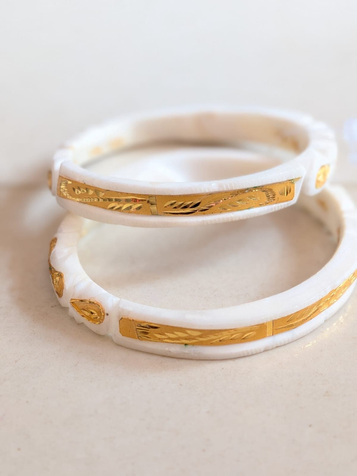 Gold Leaf Strip Shakha Bangles - 1